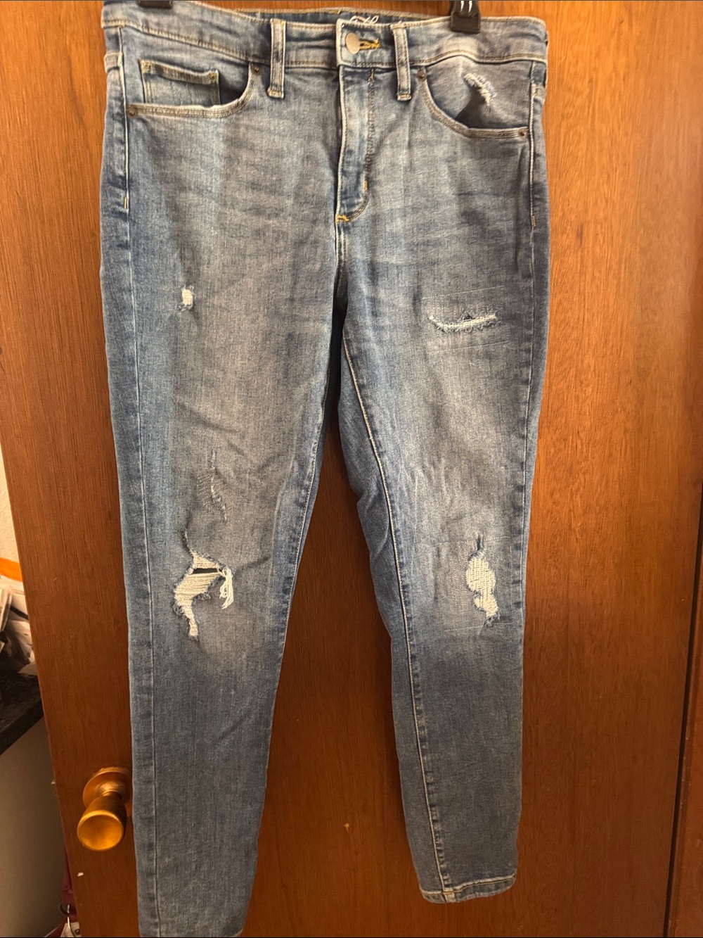 Universal Thread Light Wash Distressed Skinny Jeans